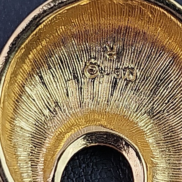 Napier Cream Enamel Earrings Pierced Gold Tone 1980s Retro Signed Hook Design - Picture 5 of 7